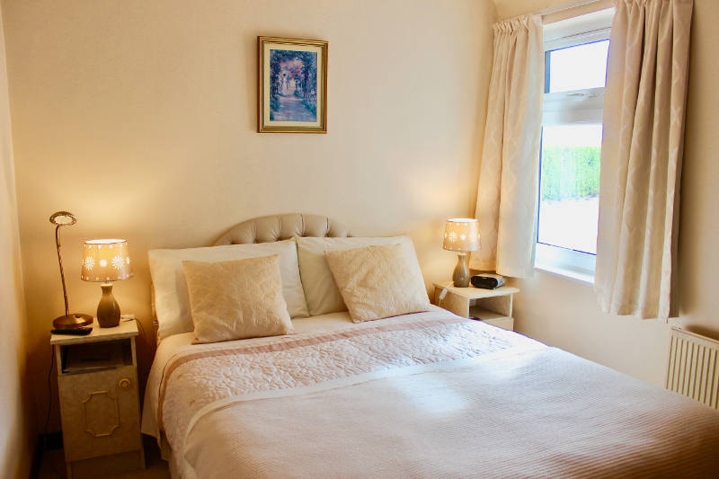 Triple Bedroom: 2 beds sleeps up to 3 see image below
